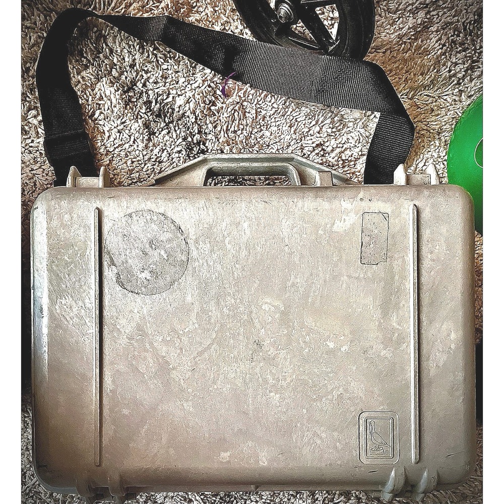 Vintage Pelican Hard Case w/Strap Heavy-Duty Waterproof  80% full high end foam